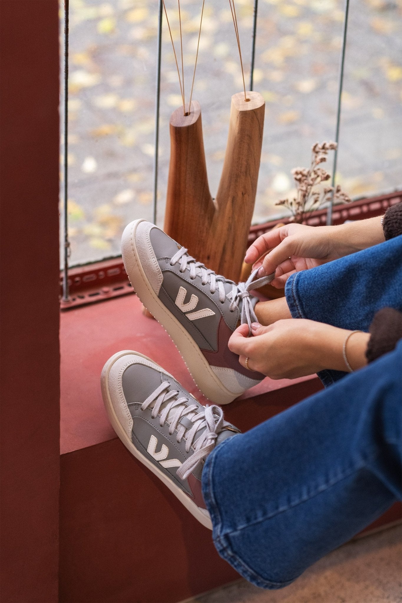 THE WANDERER SNEAKERS - Grey Dry Rose - Wayz Sneakers - ethical sneakers with a humanistic footprint